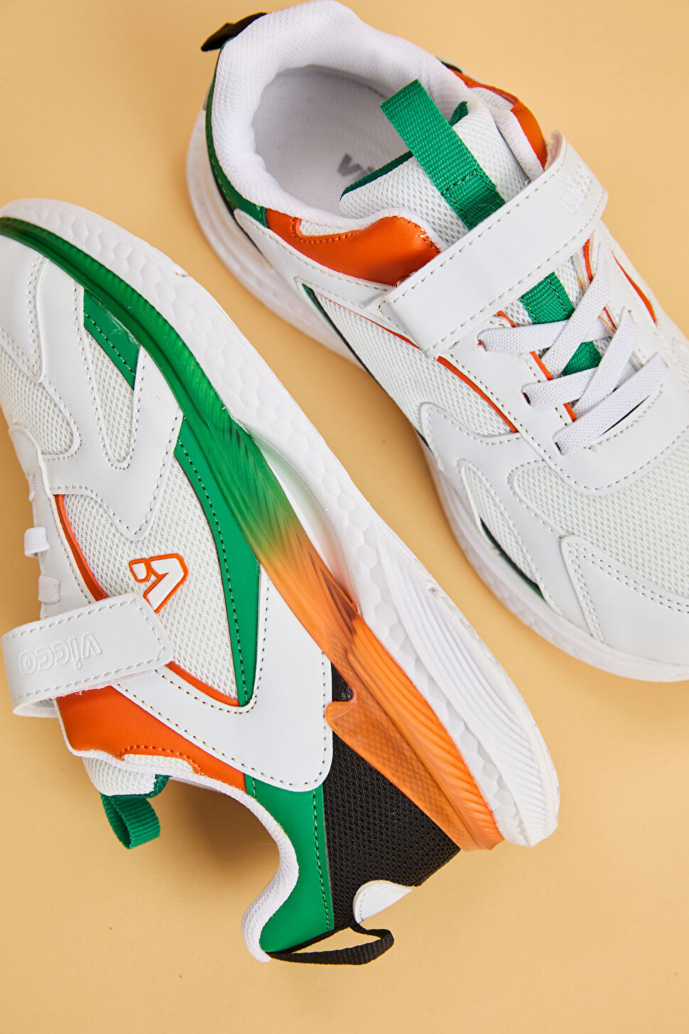 Vicco Massa Hafif Erkek Çocuk Beyaz/Siyah Sneaker 346.F24Y.112-1102 | Vicco