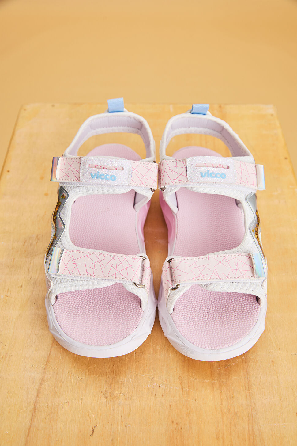Vicco Legendy Işıklı Kız Çocuk Beyaz Sandalet 332.F25Y.179-11 | Vicco